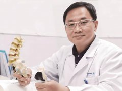 妙手回春！莆田福德醫(yī)院骨質(zhì)疏松專家何向陽主任成功為七旬骨質(zhì)疏松老人復(fù)位肩關(guān)節(jié)